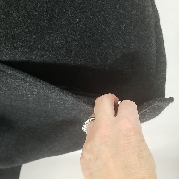 ABERDEEN COLLECTION 80% Wool Gray Overcoat - Picture 8 of 15